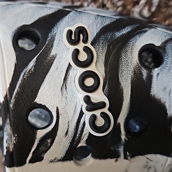 CROCS Marbled Tie Dyed Slides Sandals - Picture 9 of 9